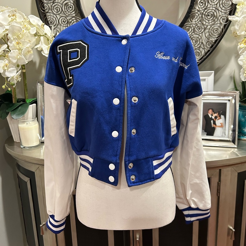 Y2K PrettyLittleThing Blue and White Cropped Varsity Jacket